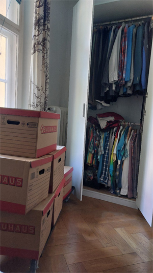 Papiere (einschließlich persönliche Verwaltung) und Kleidung