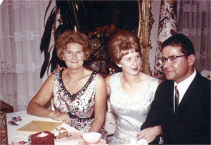 Von links, Dorles Mutter, Dorle, Jemal